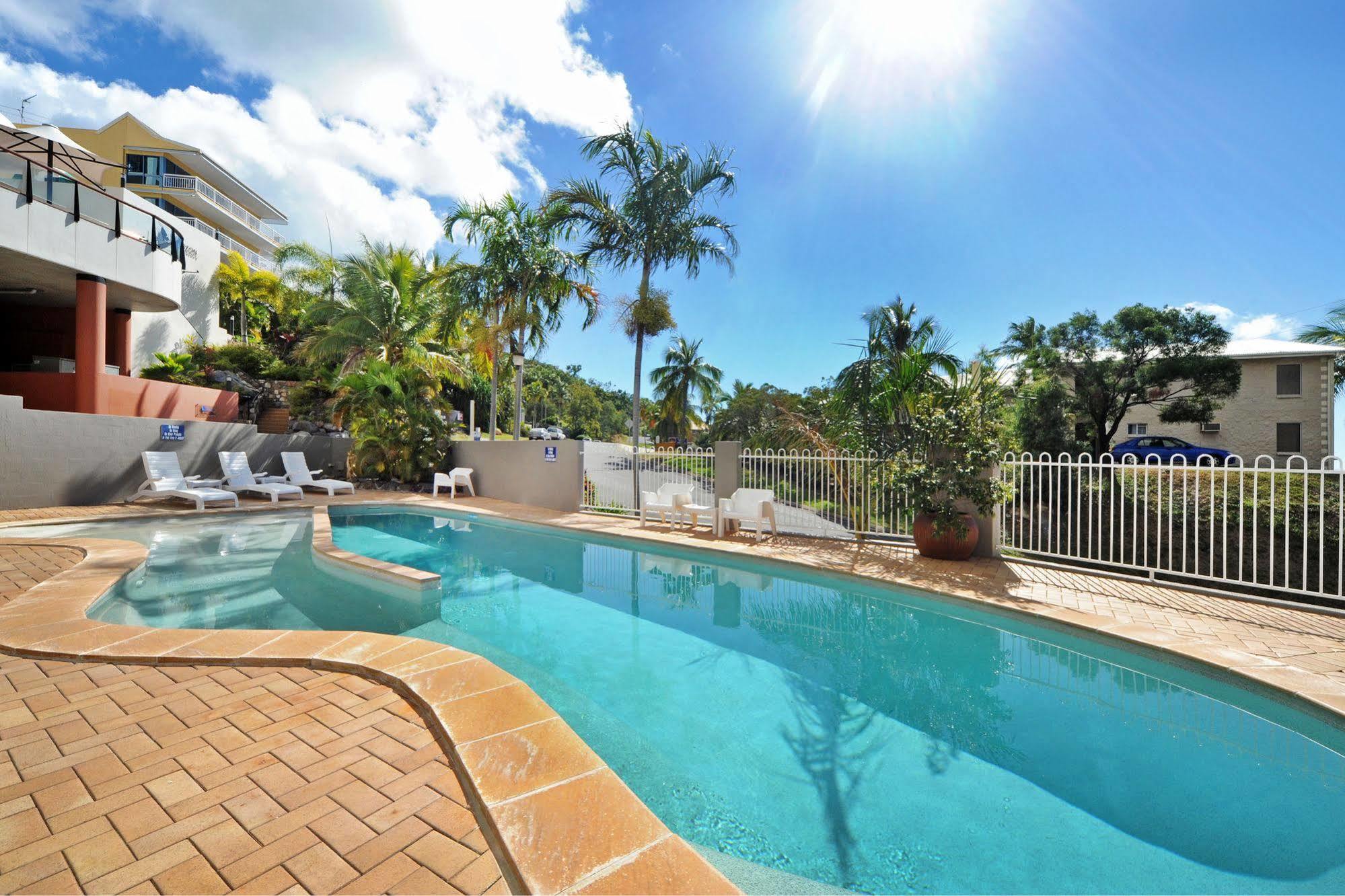 At Whitsunday Vista Holiday Apartments Airlie Beach Exterior photo