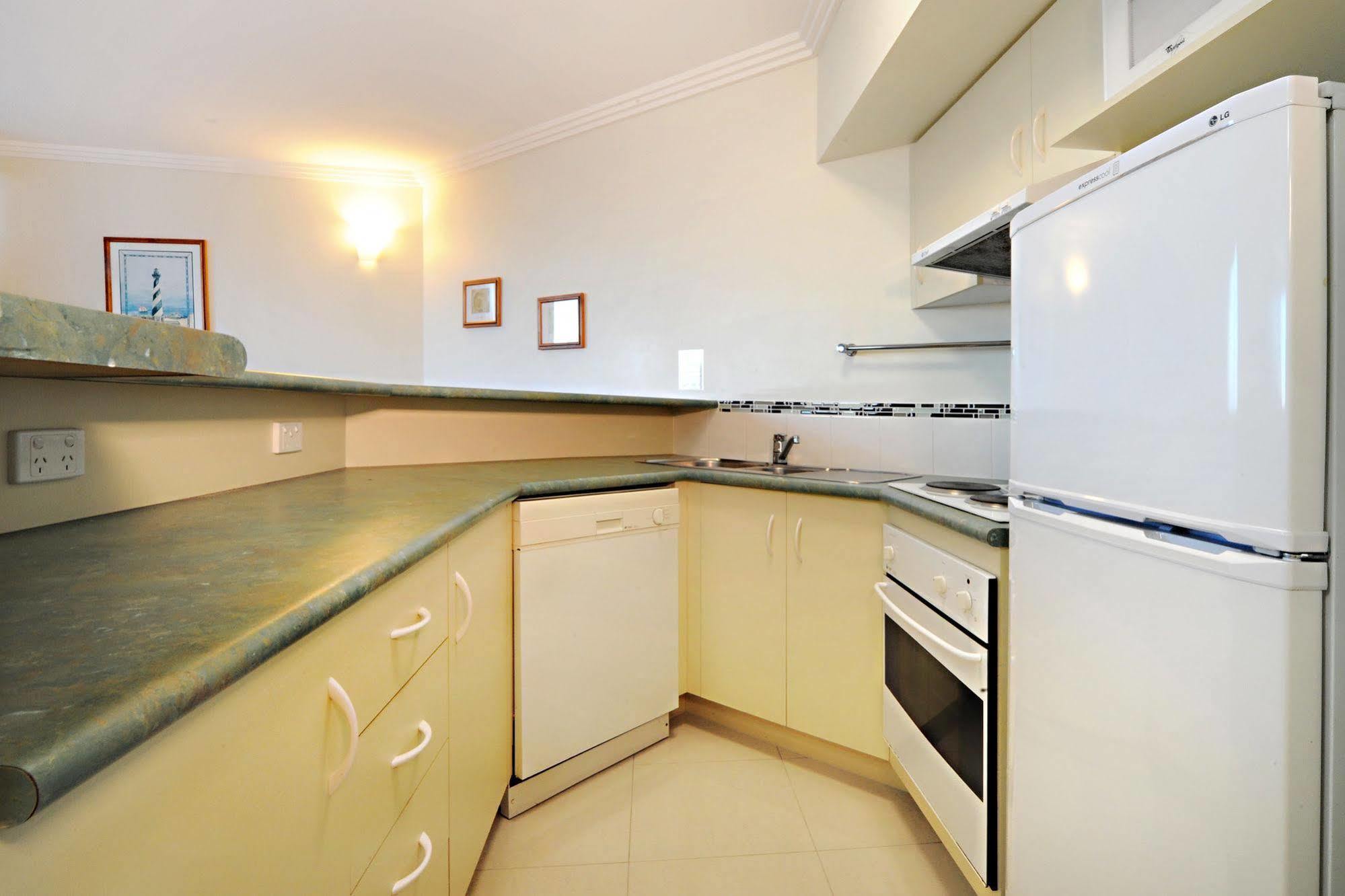 At Whitsunday Vista Holiday Apartments Airlie Beach Exterior photo